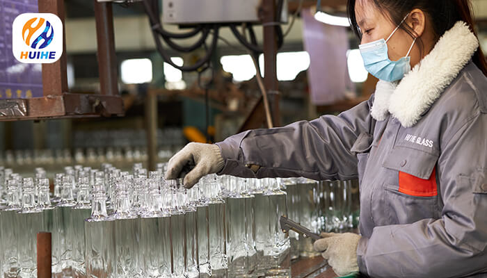 fournisseur de bouteilles d'emballage en verre d'eau