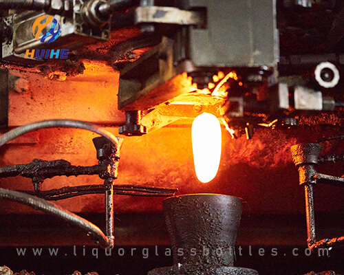 04 Schmelzen von Glasmaterial