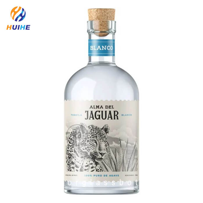 botella de tequila cil&iacute;ndrica