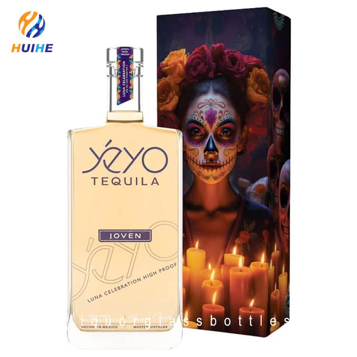 botella de tequila cuadrada